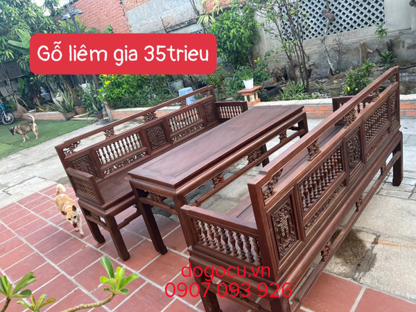 Mẫu bàn ghế gỗ kiểu xưa nổi bật và sang trọng