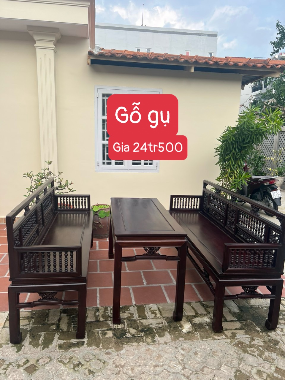 Trường kỷ gỗ gụ là món nội thất cổ xưa với những chi tiết chạm khắc tinh xảo và độc đáo, đã thu hút sự yêu thích của nhiều người trong thời gian qua. Trường kỷ gỗ gụ là món nội thất cổ xưa với những chi tiết chạm khắc tinh xảo và độc đáo, đã thu hút sự yêu thích của nhiều người trong thời gian qua.