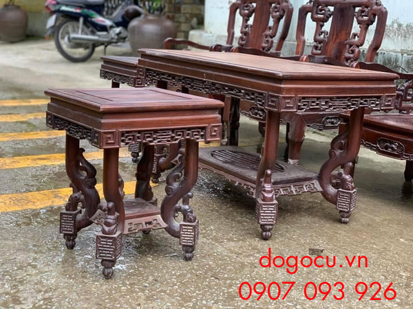 Bàn thiết kế sang trọng