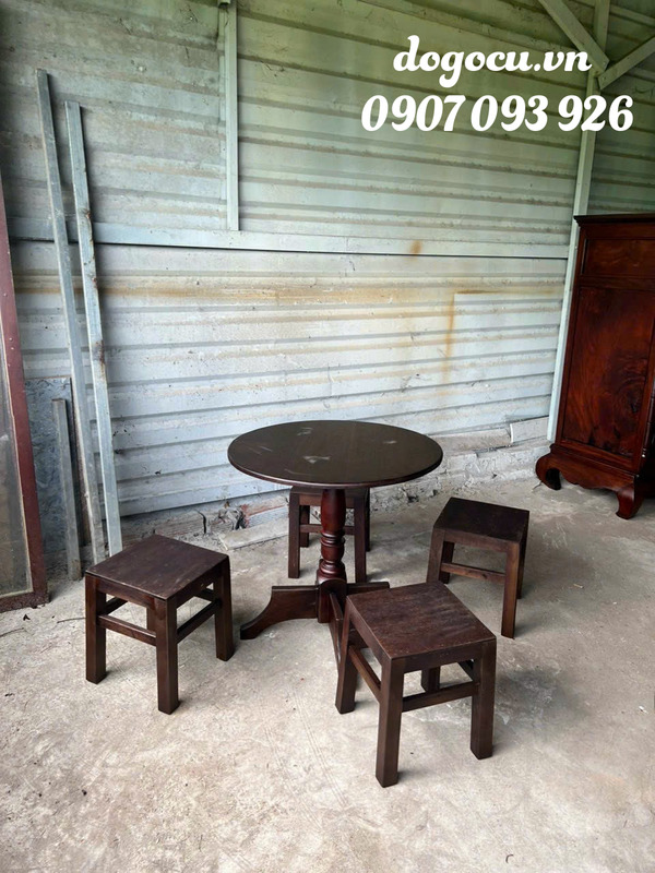 Ghế đẩu gỗ nhỏ thiết kế tinh tế, đơn giản Ghế đẩu gỗ nhỏ thiết kế tinh tế, đơn giản