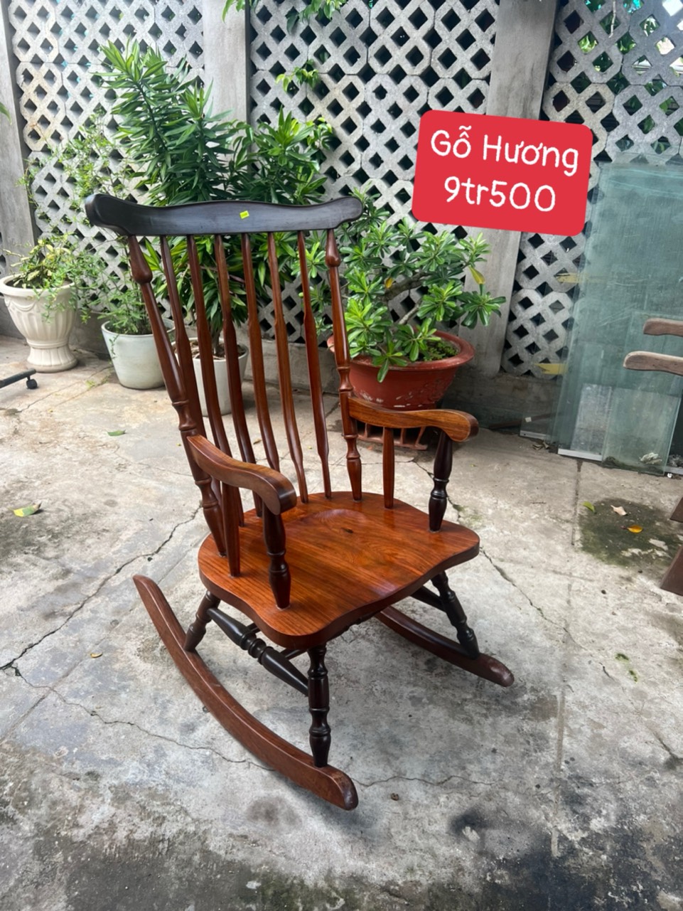 Ghế lười gỗ hương không chỉ nổi bật về mặt thẩm mỹ nhờ vào chất liệu gỗ bền đẹp, mà còn mang đến sự sang trọng và ấm cúng cho không gian sống. Ghế lười gỗ hương không chỉ nổi bật về mặt thẩm mỹ nhờ vào chất liệu gỗ bền đẹp, mà còn mang đến sự sang trọng và ấm cúng cho không gian sống.