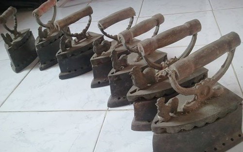 bàn ủi con gà bàn ủi con gà