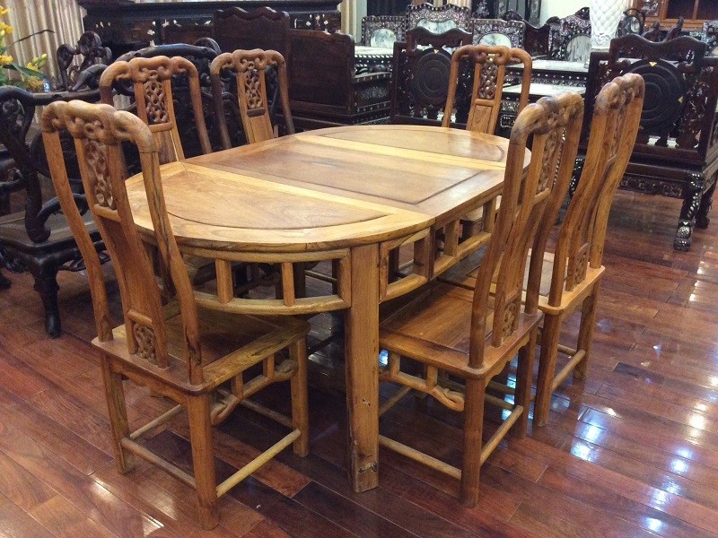 Trang trí phòng khách cho người cao tuổi với bàn ghế gỗ phòng khách giá bình dân Trang trí phòng khách cho người cao tuổi với bàn ghế gỗ phòng khách giá bình dân