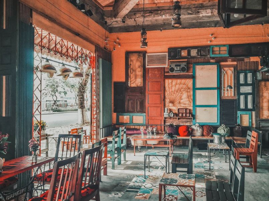 bàn ghế gỗ cafe vintage