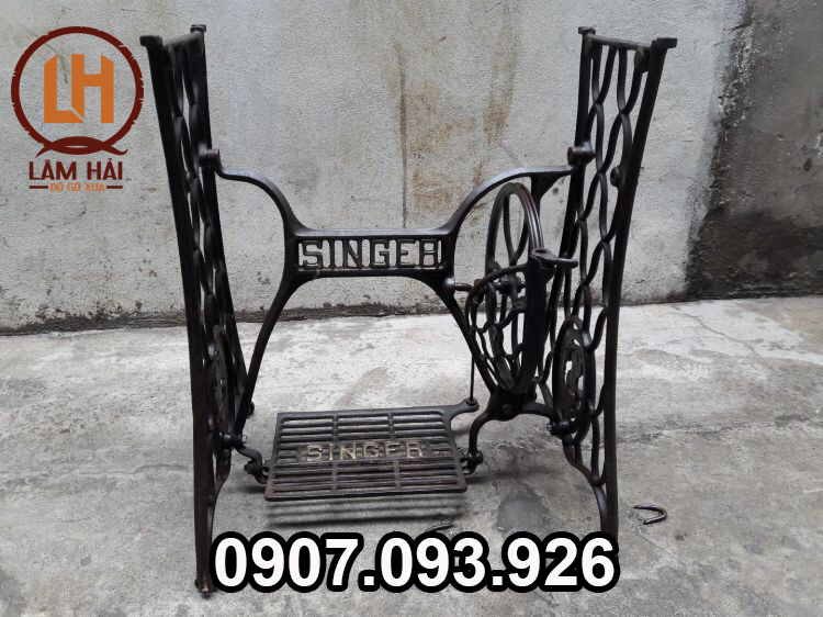 Chân máy khâu Singer