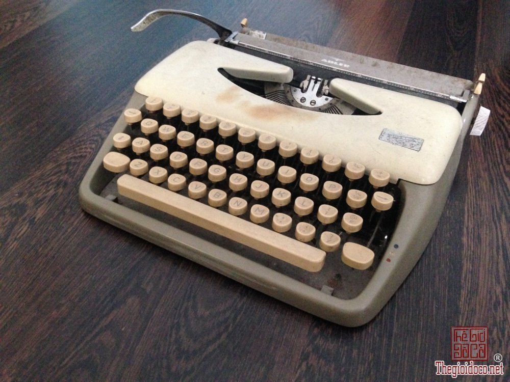 máy đánh chữ cổ điển máy đánh chữ cổ điển