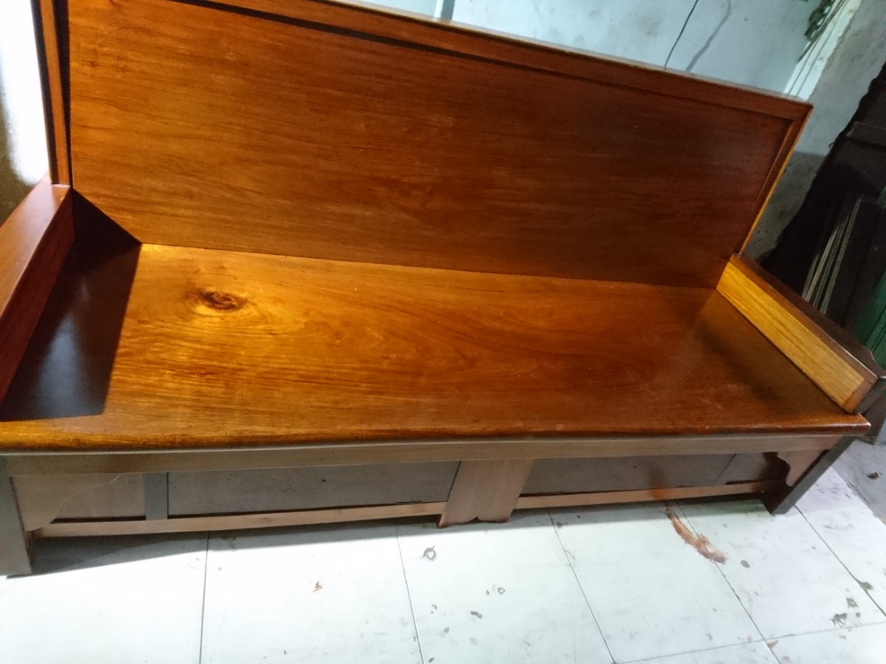 Ghế gỗ dài kéo ra thành giường Ghế gỗ dài kéo ra thành giường