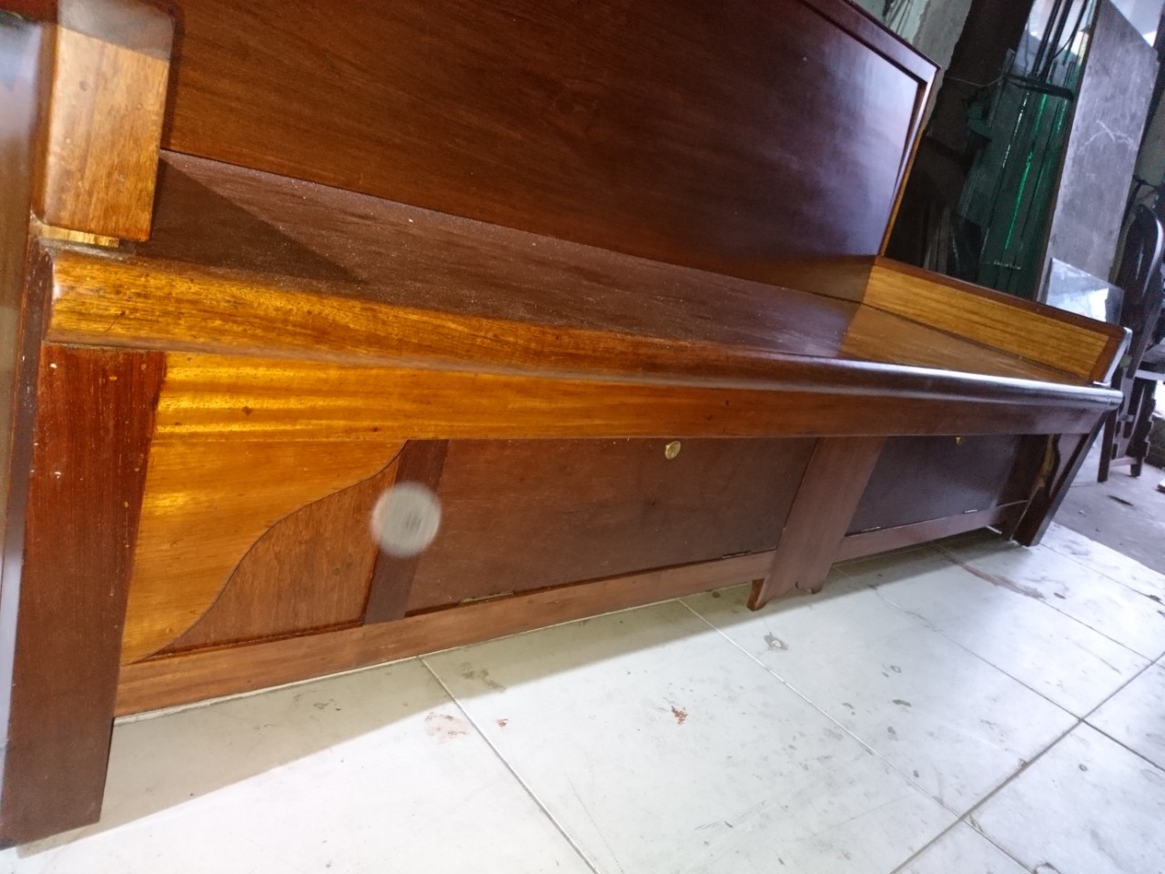 Ghế gỗ dài kéo ra thành giường Ghế gỗ dài kéo ra thành giường