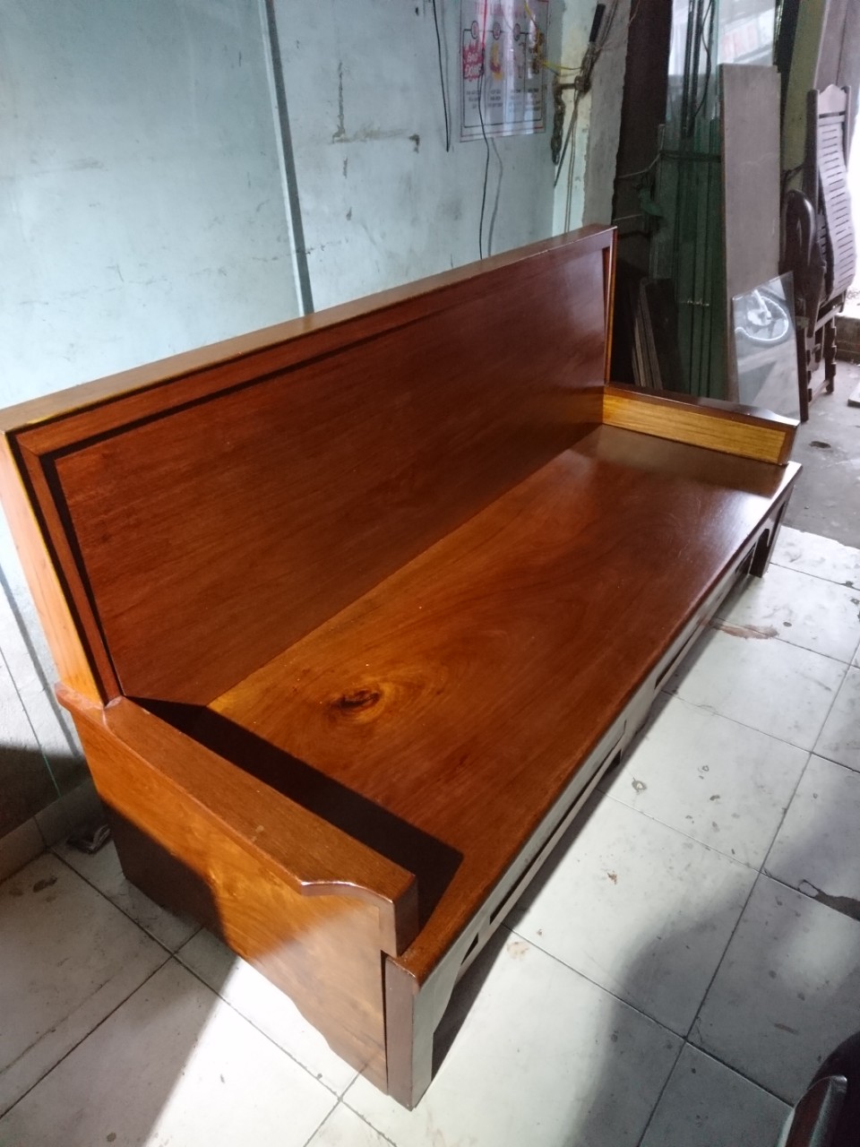 Ghế gỗ dài kéo ra thành giường Ghế gỗ dài kéo ra thành giường