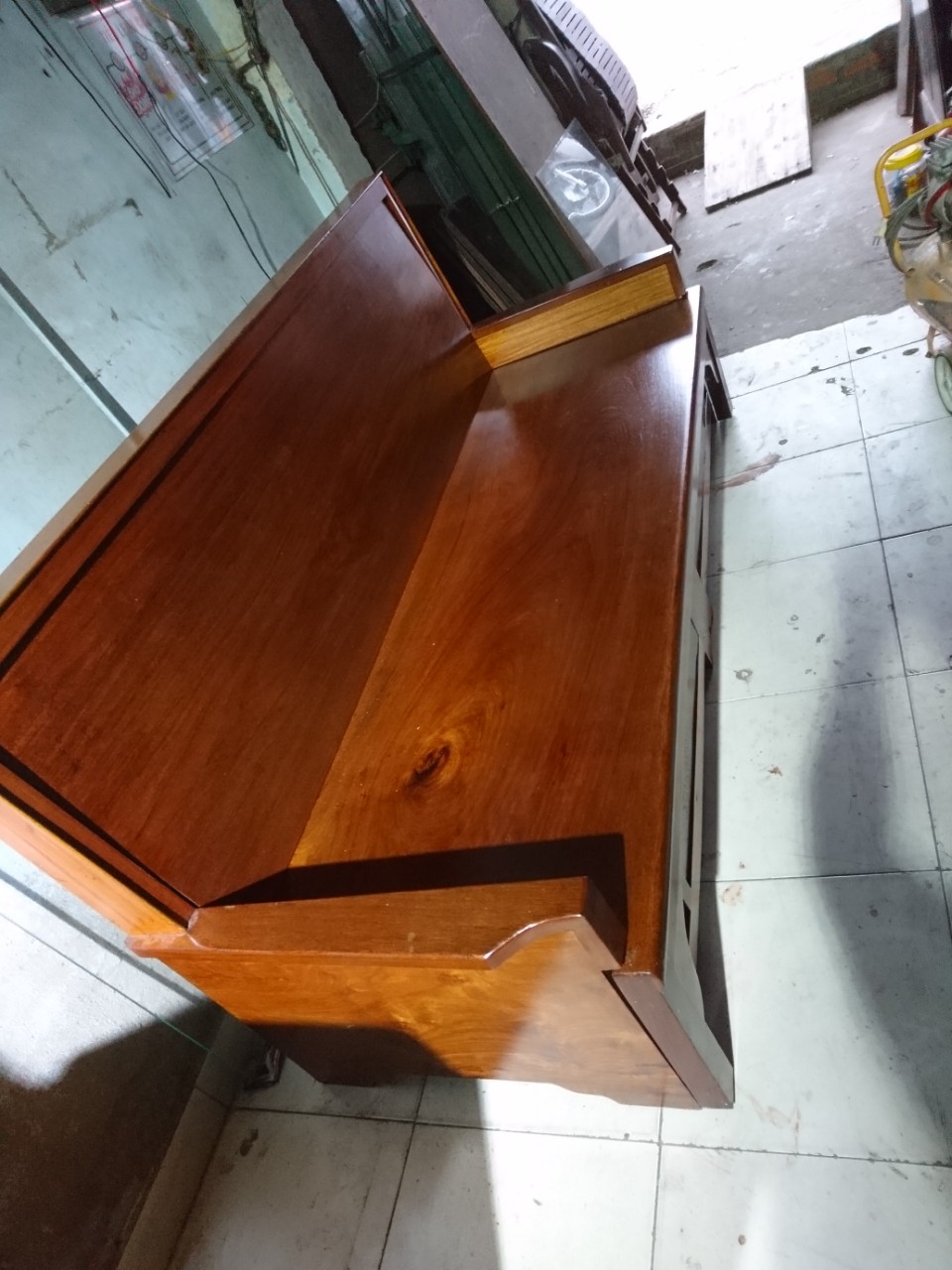 Ghế gỗ dài kéo ra thành giường Ghế gỗ dài kéo ra thành giường