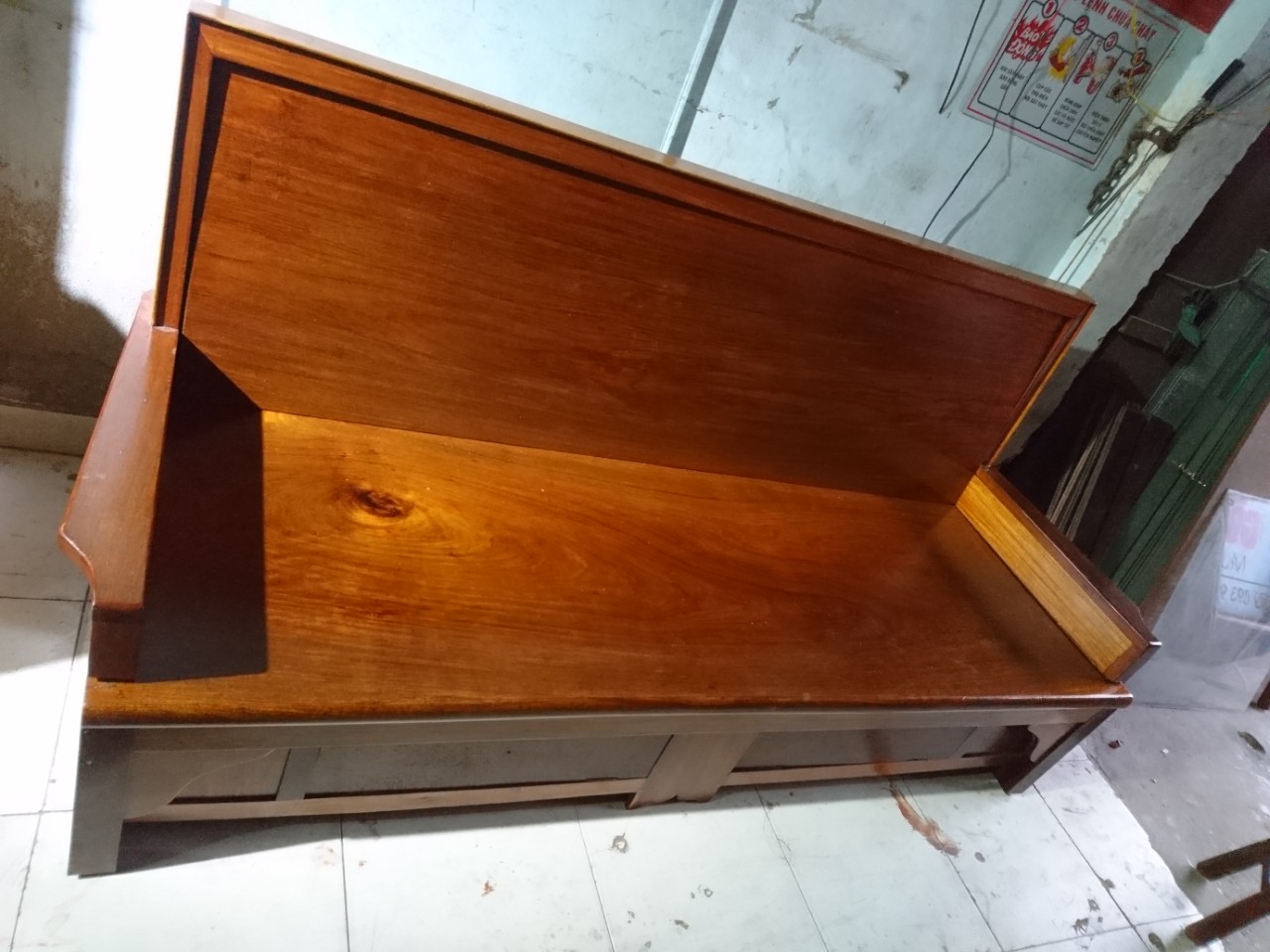 Ghế gỗ dài kéo ra thành giường Ghế gỗ dài kéo ra thành giường