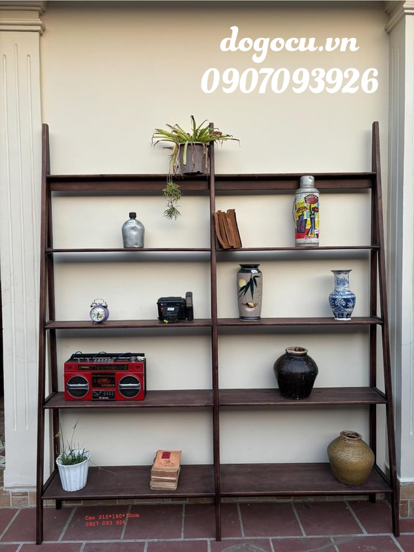 Kê sách xưa có tính thẩm mỹ cao Kê sách xưa có tính thẩm mỹ cao