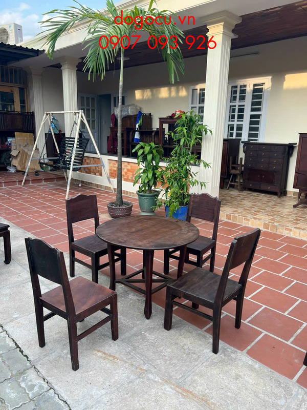 Bàn ghế cổ điển