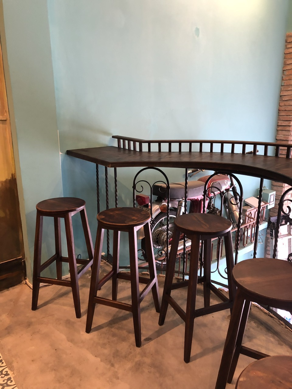 Chất liệu của ghế đôn gỗ là gì? Chất liệu của ghế đôn gỗ là gì?