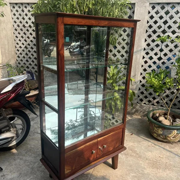 Tủ ly gỗ cũ gỗ Cẩm Lai - Khám phá vẻ đẹp độc đáo của sản phẩm