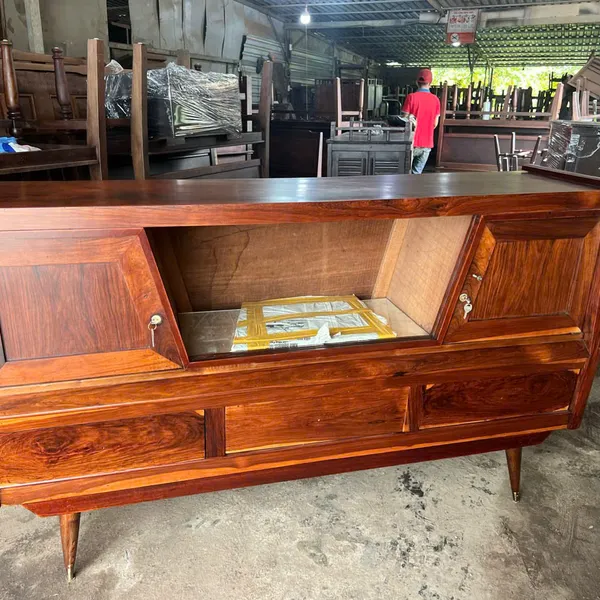 Tủ Búp Phê Xưa - Nét Đẹp Vượt Thời Gian Cho Không Gian Sống Hoàn Mỹ