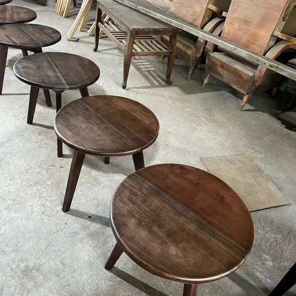 Bàn gỗ tròn 3 chân
