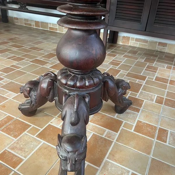 Bàn tròn chân sư tử - Thiết kế tiện nghi mang tới không gian đẳng cấp