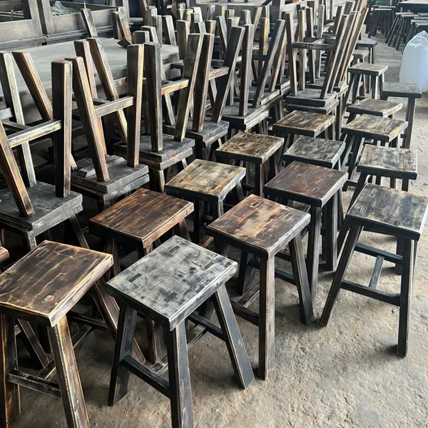 Ghế đẩu gỗ chữ A