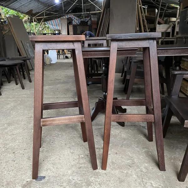 Ghế đẩu gỗ vuông quầy bar
