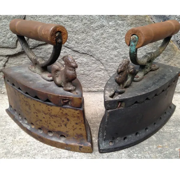 Bàn là con gà-Cổ vật xôn xao giới đồ cổ