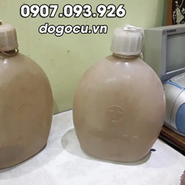 Bình đựng nước thời chiến tranh  - Vật dụng quen thuộc của đời sống xưa