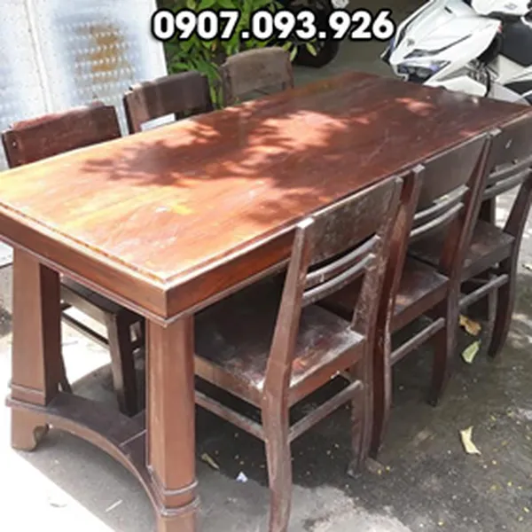 Bộ bàn chữ h dáng xưa tạo điểm nhấn cho không gian nhà bếp