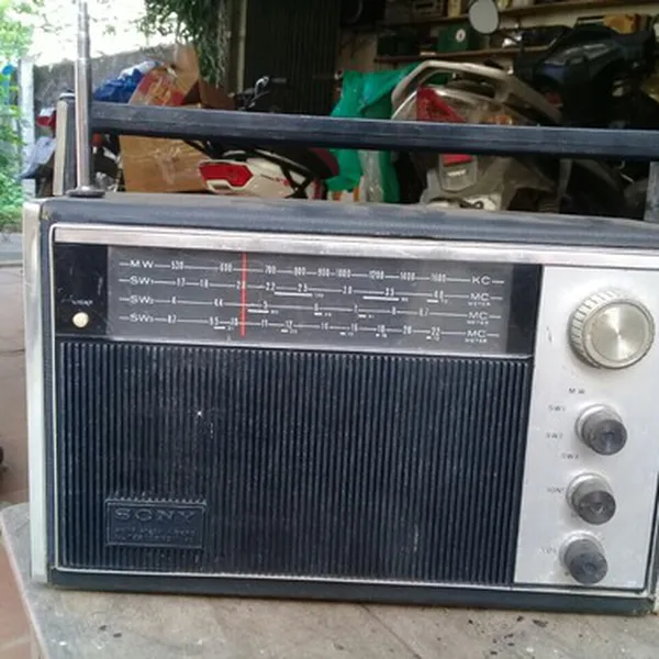 Radio thời bao cấp - Vật phẩm kỷ niệm có giá trị làm đẹp không gian