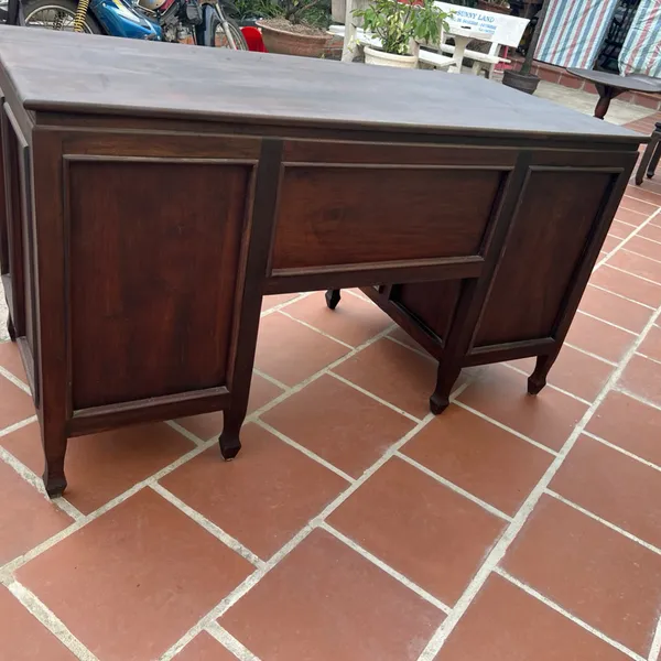 Bàn làm việc gỗ kiểu xưa
