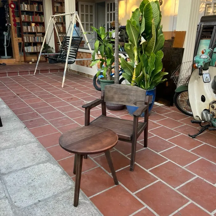Bàn gỗ tròn 3 chân