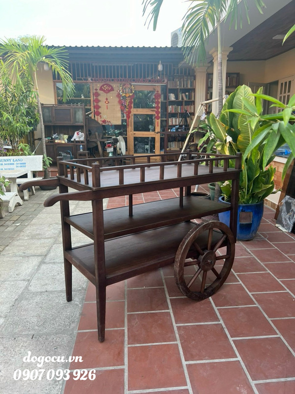 Trưng bày và phục vụ