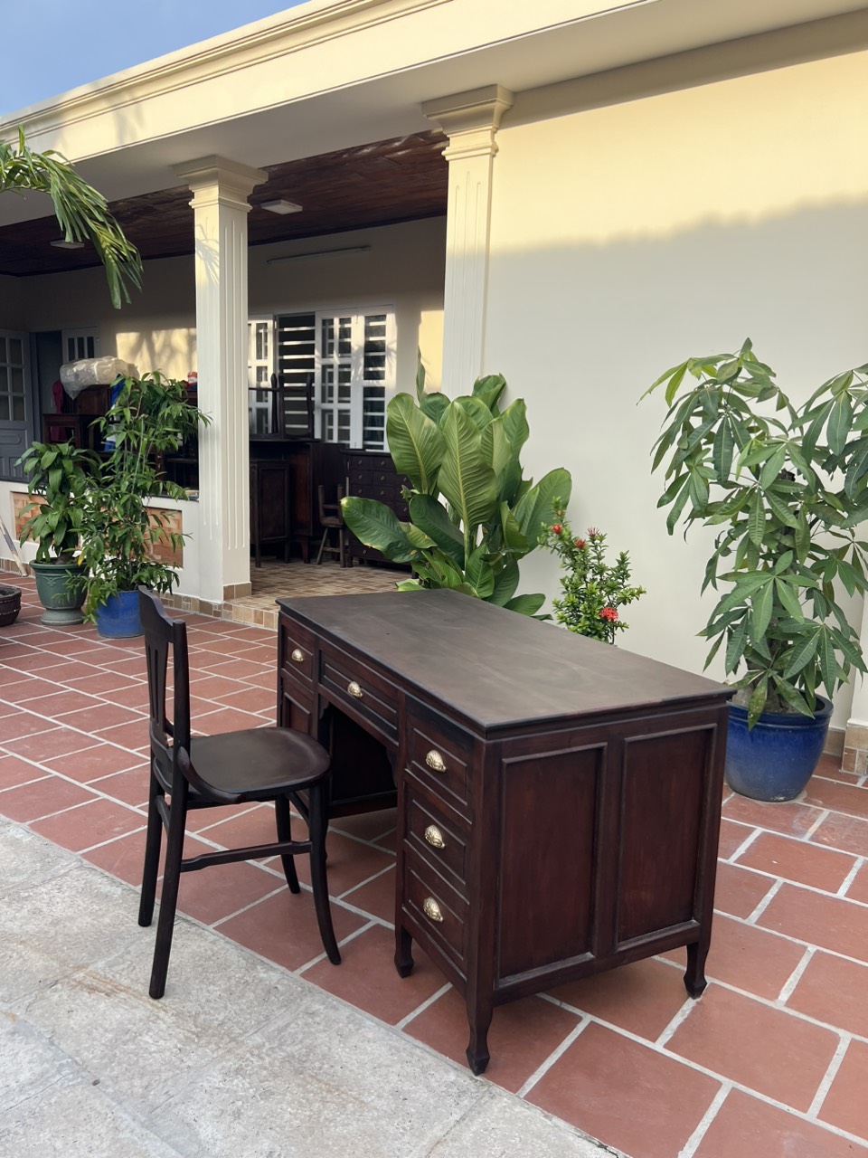 bàn làm việc xưa