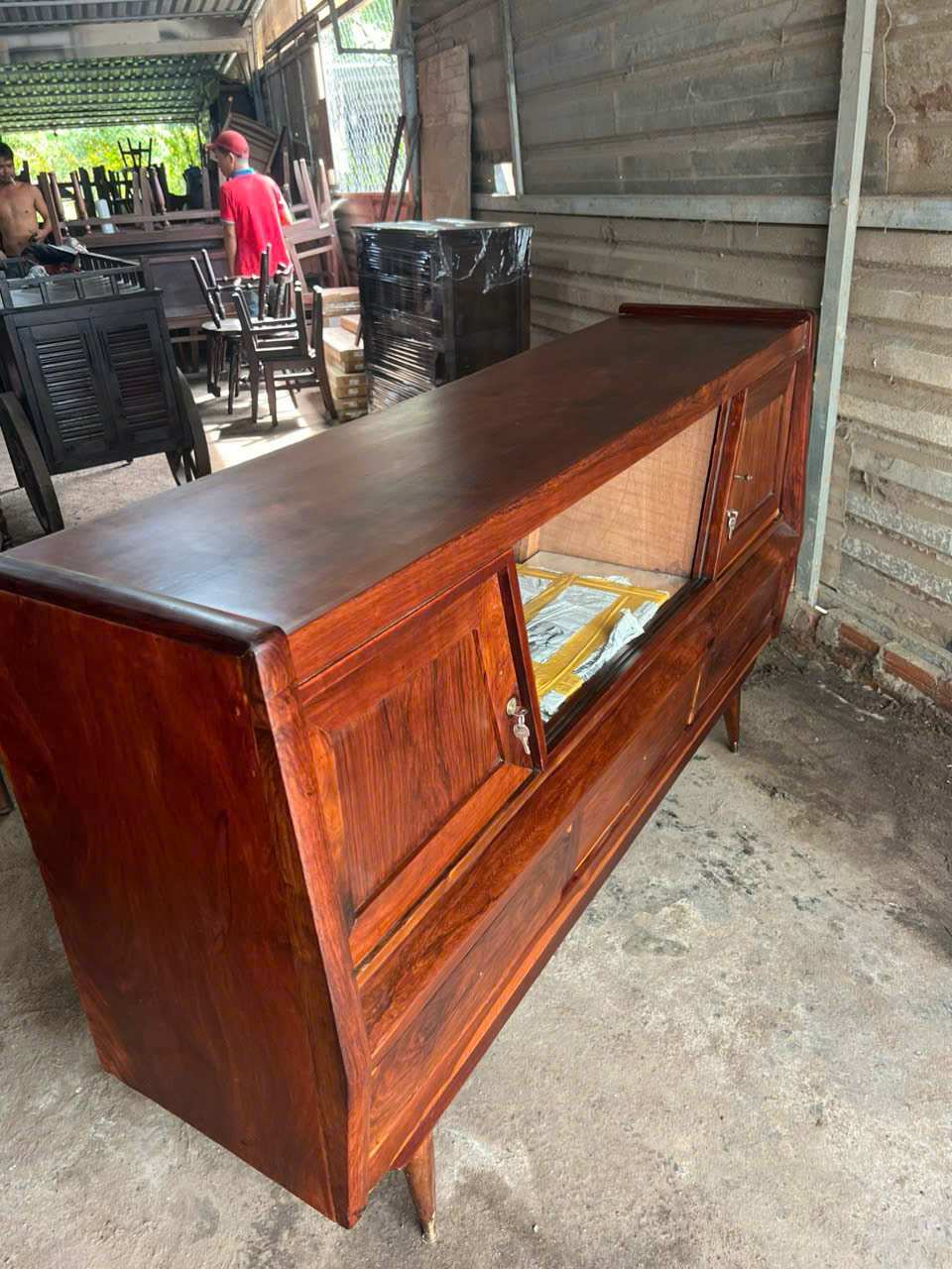 tủ búp phê xưa