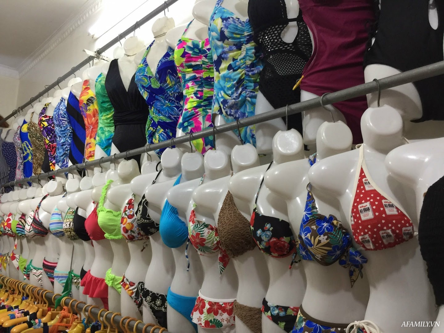 công ty dịch vụ hải quan chuyên thủ tục nhập khẩu đồ bơi