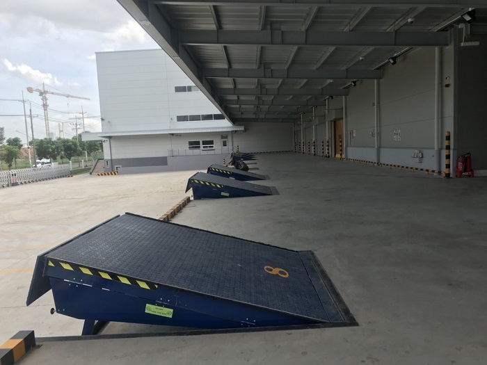 thủ tục nhập khẩu sàn nâng bàn nâng