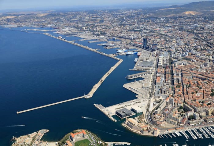 vận chuyển hàng từ pháp về việt nam bằng đường biển