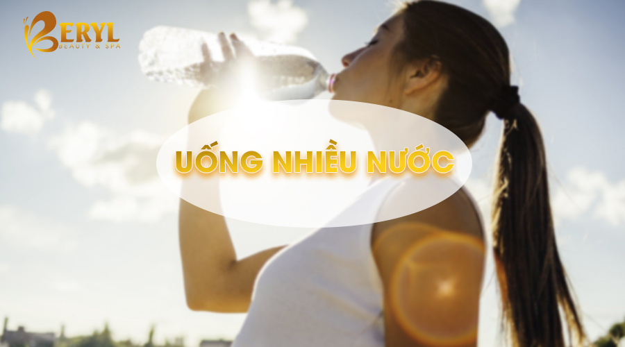 Uống nhiều nước để đào thải độc tố ra bên ngoài Uống nhiều nước để đào thải độc tố ra bên ngoài