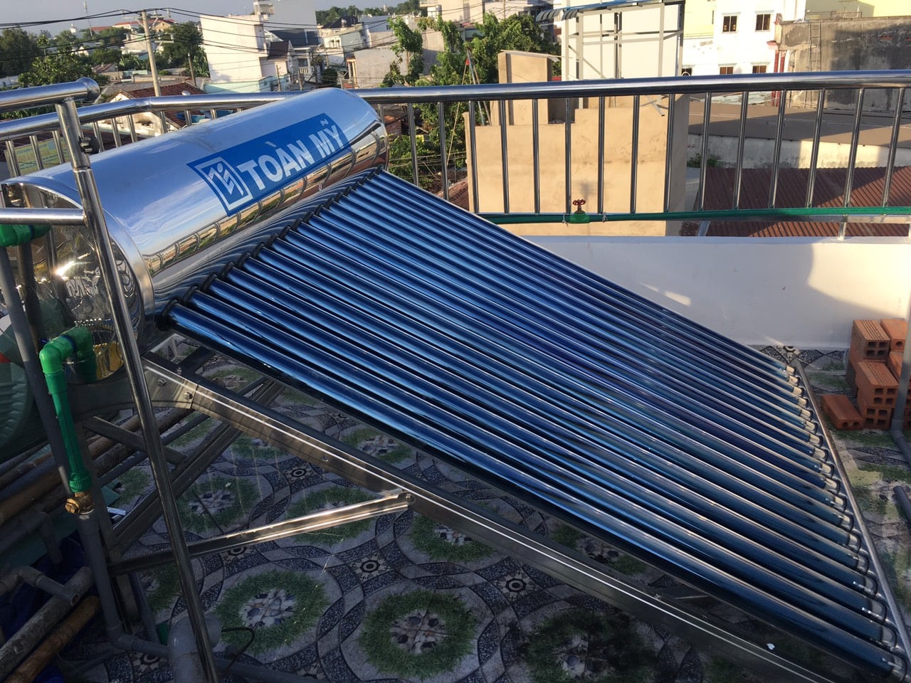 máy nước nóng năng lượng mặt trời toàn mỹ máy nước nóng năng lượng mặt trời toàn mỹ