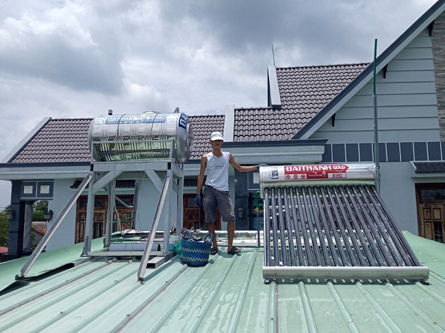 Lắp đặt máy nước nóng năng lượng mặt trời và bồn nước đại thành Lắp đặt máy nước nóng năng lượng mặt trời và bồn nước đại thành