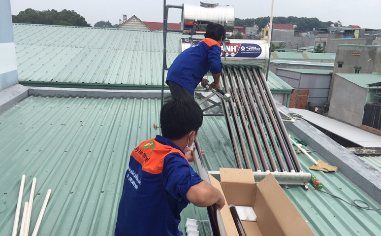 Quá trình lắp đặt máy nước nóng năng lượng mặt trời Đại Thành lap-dat-may-NLMT-dai-thanh
