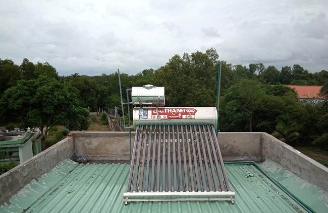 Lắp Bồn nước phụ trên mái tôn sẽ giảm trọng lượng mà mái tôn phải chịu Lắp Bồn nước phụ trên mái tôn sẽ giảm trọng lượng mà mái tôn phải chịu