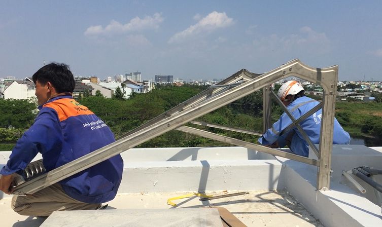 lap_may_nang_luong_o_khu_chung_cu lắp máy năng lượng mặt trời ở khu chung cư Bình Tân - Hồ Chí Minh