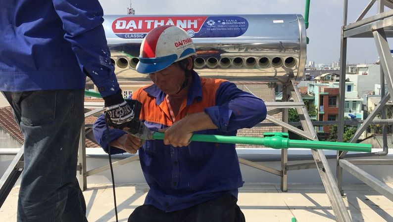 lap_may_nang_luong_o_khu_chung_cu lắp máy năng lượng mặt trời ở khu chung cư Bình Tân - Hồ Chí Minh