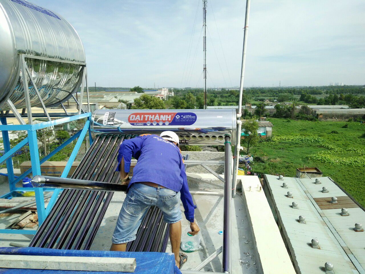 máy nước nóng năng lượng mặt trời may_nuoc_nong_nang_luong_mat_troi