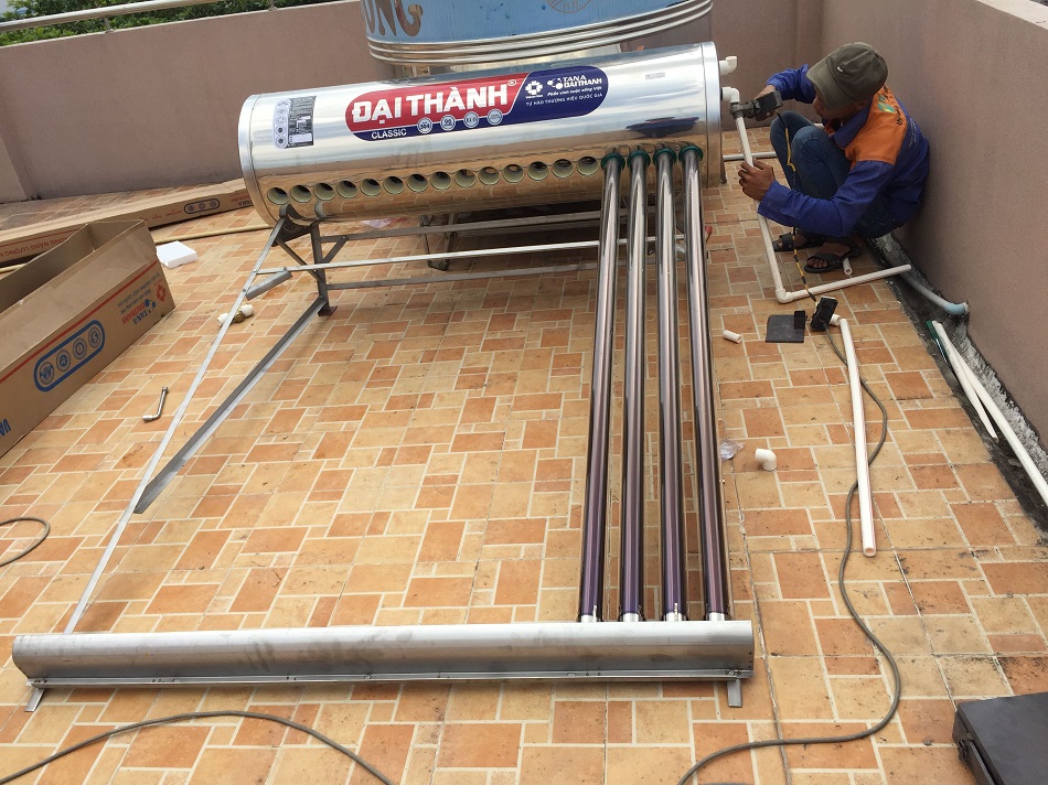 lắp máy nước nóng năng lượng mặt trời may_nuoc_nong_nang_luong_mat_troi_7