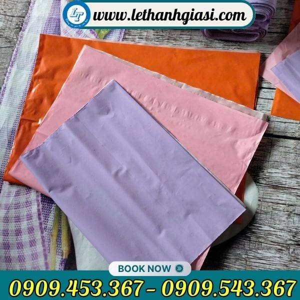 Túi niêm phong đóng hàng tại xưởng