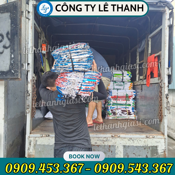 Giao hàng bao tải cũ cho khách Giao hàng bao tải cũ cho khách
