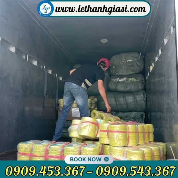 Giao dây nilon ống cho khách Giao dây nilon ống cho khách