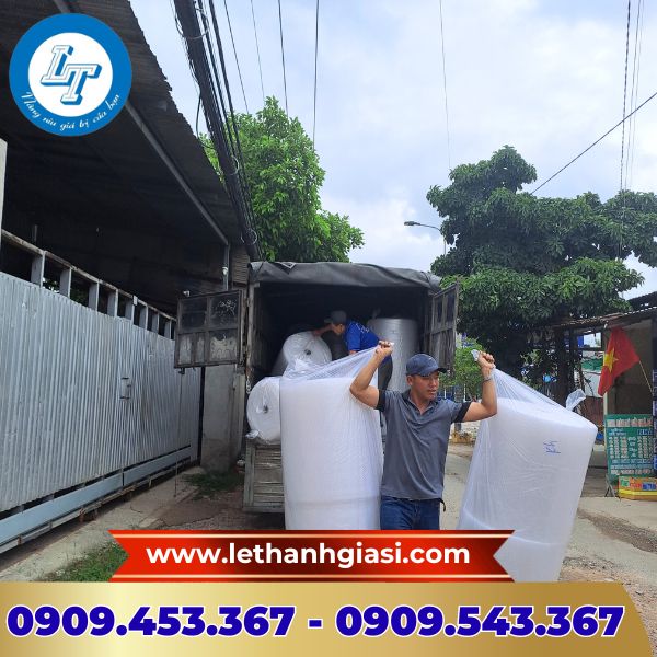 Giao xốp nổ cho khách Giao xốp nổ cho khách