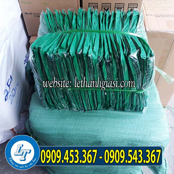 Áo mưa cánh dơi màu xanh Áo mưa cánh dơi màu xanh